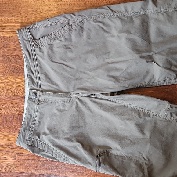 L.L.Bean Comfort Cropped Trail Pants, Ash 8P - Picture 3 of 14